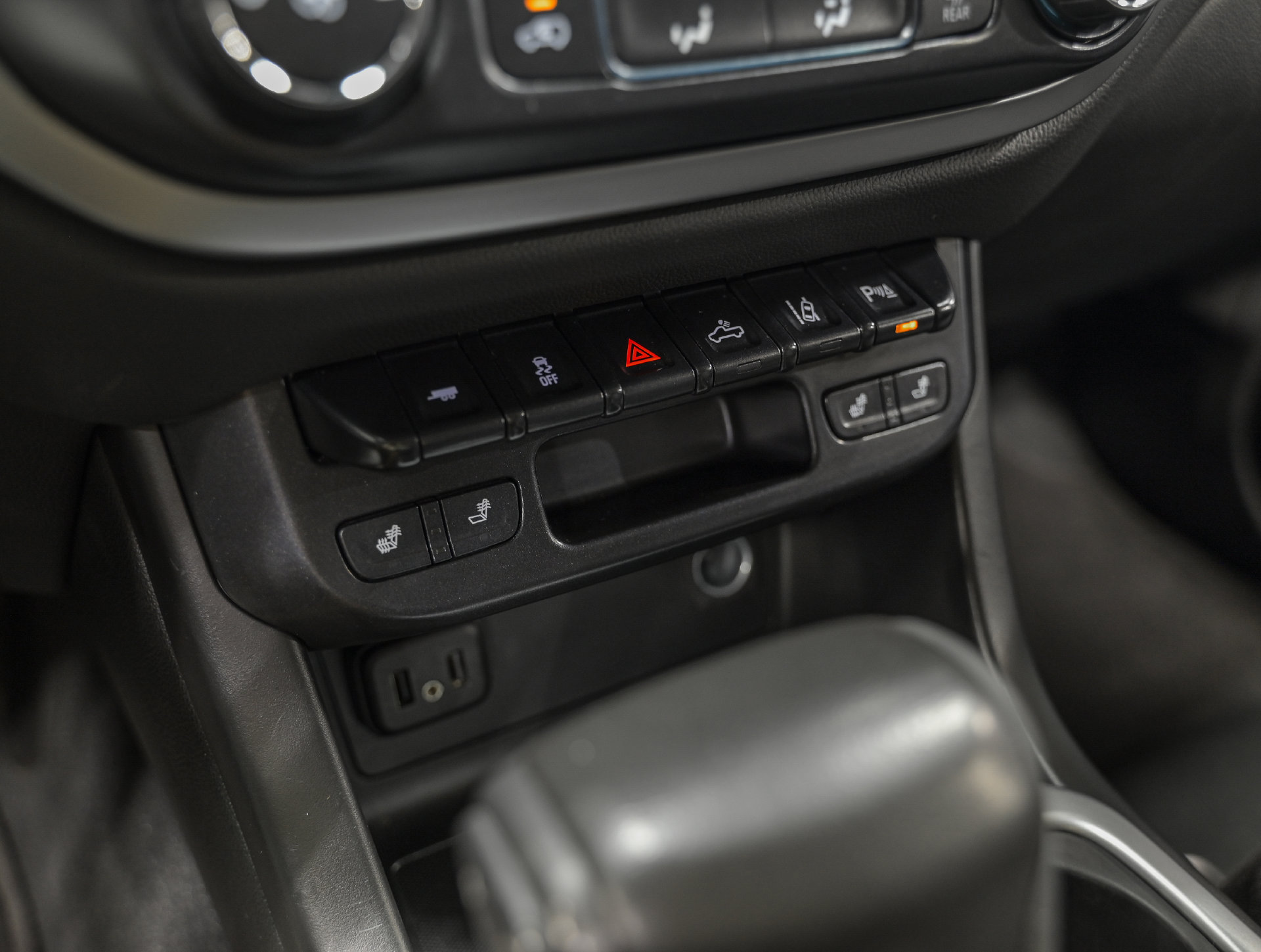 Used 2021 Chevrolet Colorado LT w/ Safety Package AWD/4WD image 23