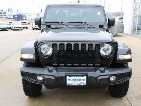 Used 2021 Jeep Gladiator Willys image 2