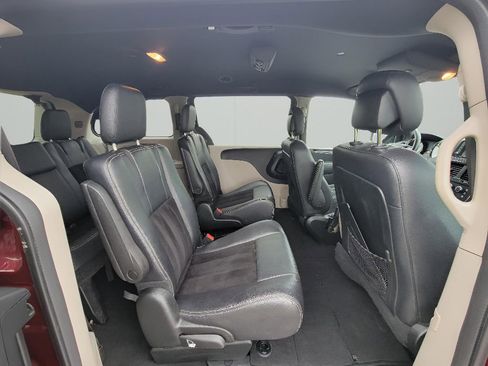 Used 2017 Dodge Grand Caravan SXT FWD image 32