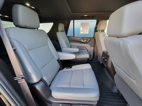 Used 2022 Chevrolet Tahoe LT w/ Luxury Package AWD/4WD image 19