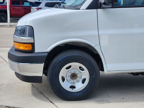 New 2025 Chevrolet Express 3500 w/ Power Convenience Package image 5
