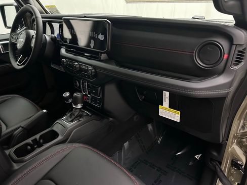 New 2026 Jeep Gladiator Rubicon image 18