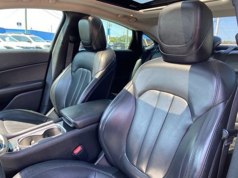 Used 2016 Chrysler 200 C w/ Sun & Sound Group FWD image 9