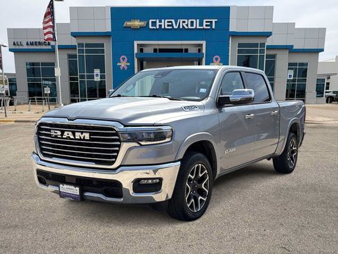 Used 2025 RAM 1500 Laramie AWD/4WD image 1