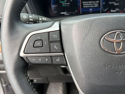 Used 2025 Toyota Grand Highlander FWD image 16