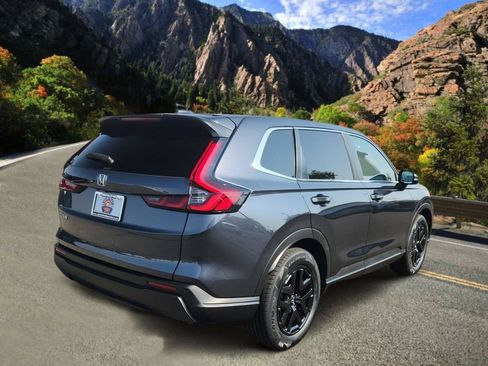 Used 2024 Honda CR-V EX-L image 3