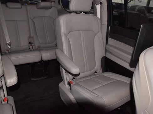 Used 2022 Jeep Wagoneer Series III w/ Premium Group I image 23