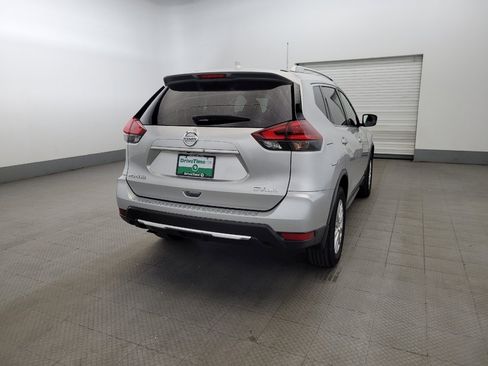 Used 2018 Nissan Rogue SV AWD/4WD image 7