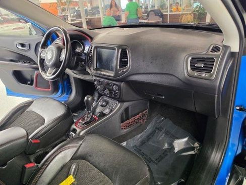 Used 2019 Jeep Compass Trailhawk w/ Cold Weather Group AWD/4WD image 8