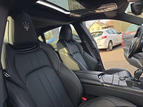 Used 2017 Maserati Quattroporte S GranSport image 30