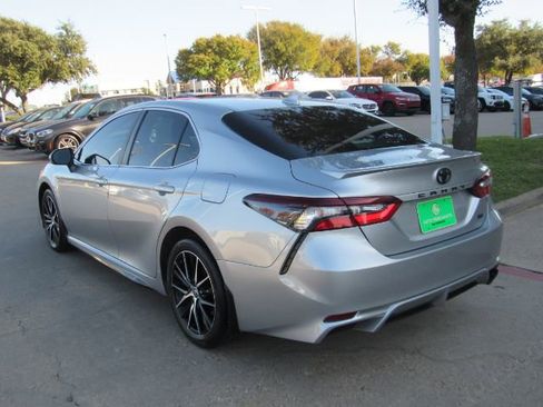 Used 2023 Toyota Camry SE image 11