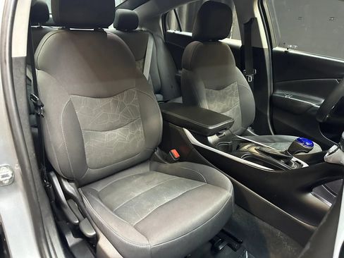 Used 2018 Chevrolet Volt LT FWD image 33