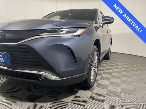 Used 2023 Toyota Venza XLE AWD/4WD image 25