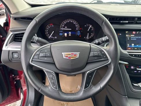 Used 2017 Cadillac XT5 Luxury w/ Driver Awareness Package image 12