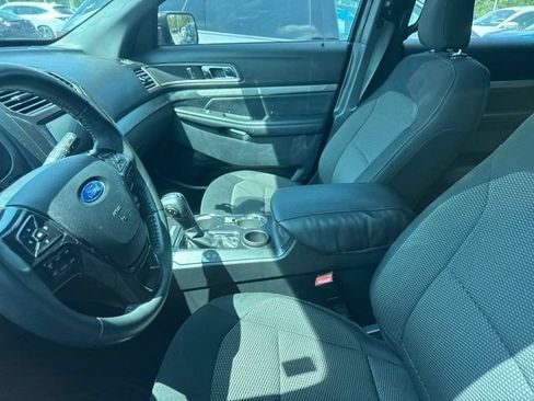 Used 2019 Ford Explorer XLT w/ Equipment Group 201A FWD image 2