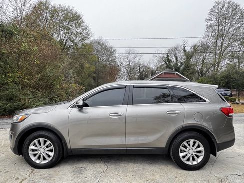 Used 2018 Kia Sorento L image 4