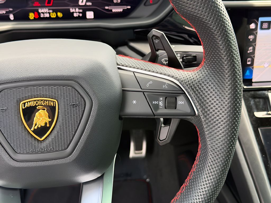 Used 2021 Lamborghini Urus AWD/4WD image 50