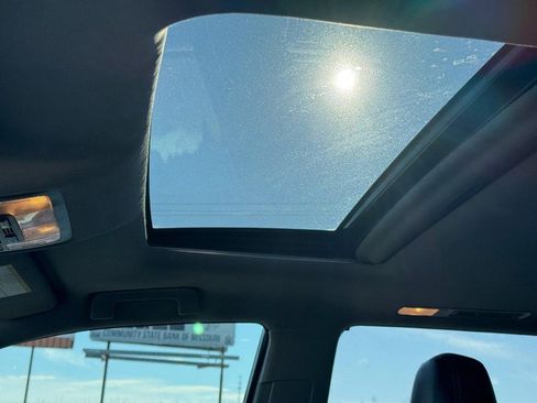 Used 2018 Toyota Highlander SE image 25