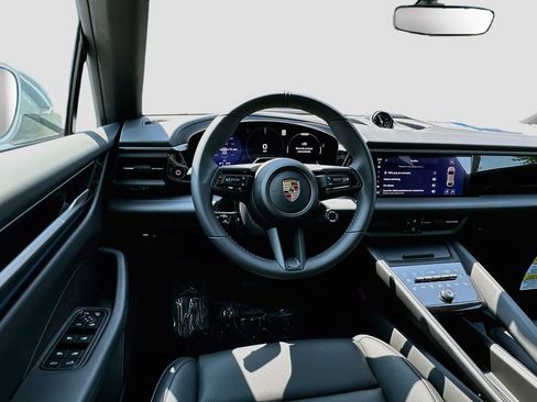 New 2026 Porsche Macan 4 Electric AWD/4WD image 25