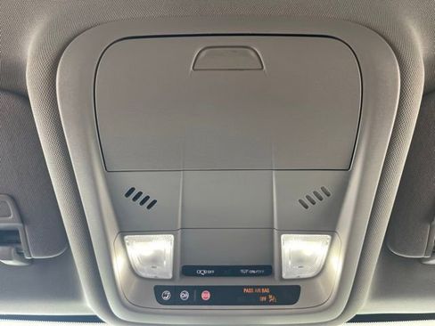 Used 2022 GMC Terrain SLE w/ Driver Convenience Package FWD image 43