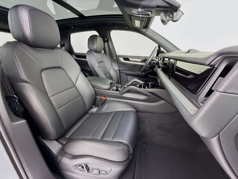 New 2026 Porsche Cayenne AWD/4WD image 30