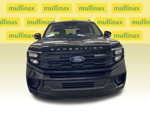 New 2025 Ford Expedition Active image 15