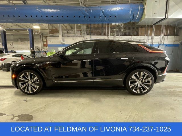 Used 2024 Cadillac Lyriq Luxury w/ LPO, Floor Liner Package AWD/4WD image 5
