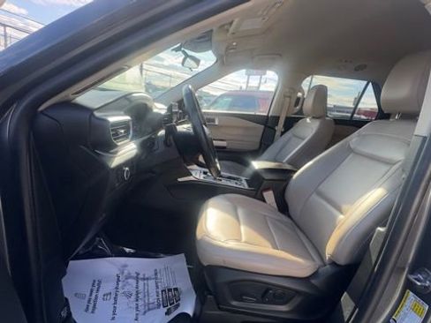 Used 2023 Ford Explorer XLT w/ Equipment Group 202A image 20