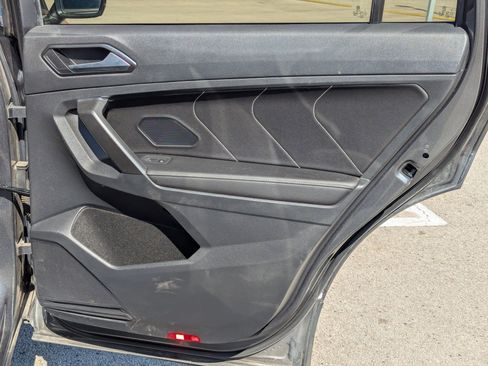 Used 2022 Volkswagen Tiguan SE R-Line image 26