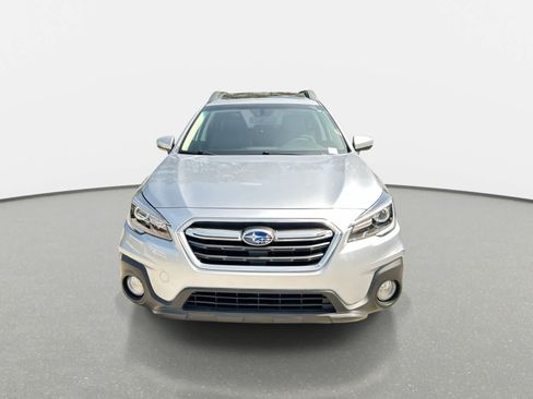 Used 2019 Subaru Outback 2.5i Limited AWD/4WD image 3