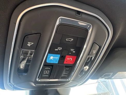Used 2023 Jeep Grand Cherokee Altitude AWD/4WD image 20