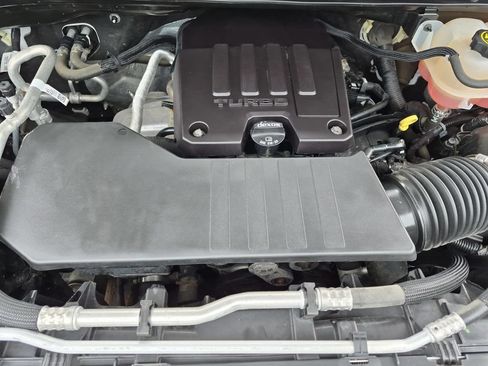 Used 2023 Chevrolet Silverado 1500 W/T w/ WT Value Package AWD/4WD image 23