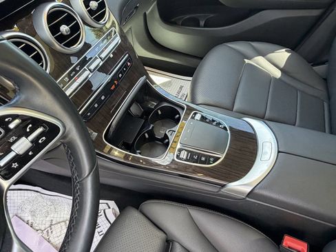 Used 2022 Mercedes-Benz GLC 300 4MATIC image 21