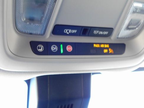 Used 2023 GMC Terrain SLE w/ Driver Convenience Package image 37