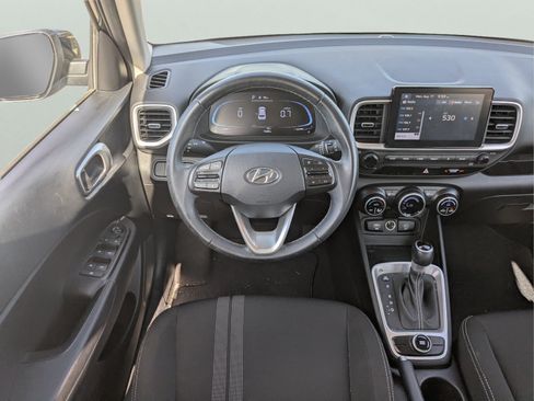 Used 2024 Hyundai Venue SEL FWD image 17