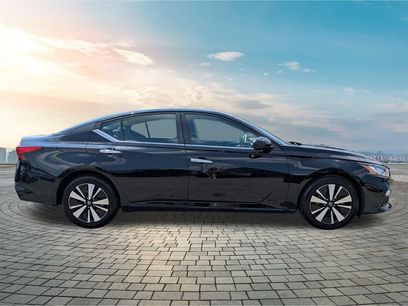 Used 2021 Nissan Altima 2.5 SV