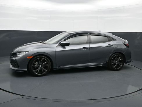 Used 2018 Honda Civic Sport Touring image 4