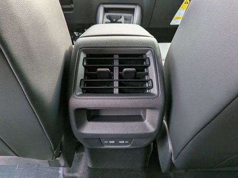 New 2026 Volkswagen Tiguan SE R-Line image 14