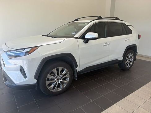 Used 2023 Toyota RAV4 XLE Premium image 2