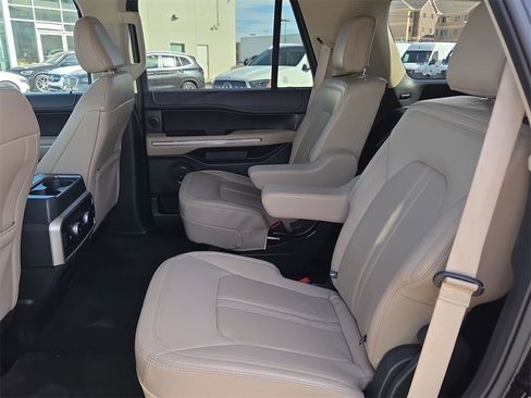 Used 2024 Ford Expedition Limited image 13