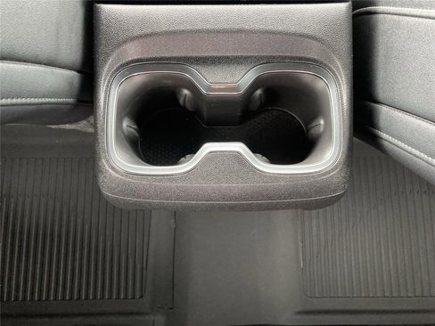 Used 2026 Chevrolet Traverse LT w/ Driver Confidence Package image 10