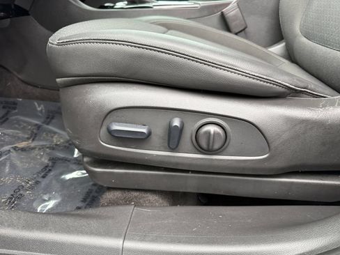 Used 2023 Buick Encore GX Select w/ Sport Touring Package FWD image 10