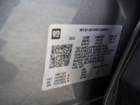 Used 2024 Chevrolet Trax RS w/ Sunroof Package FWD image 43