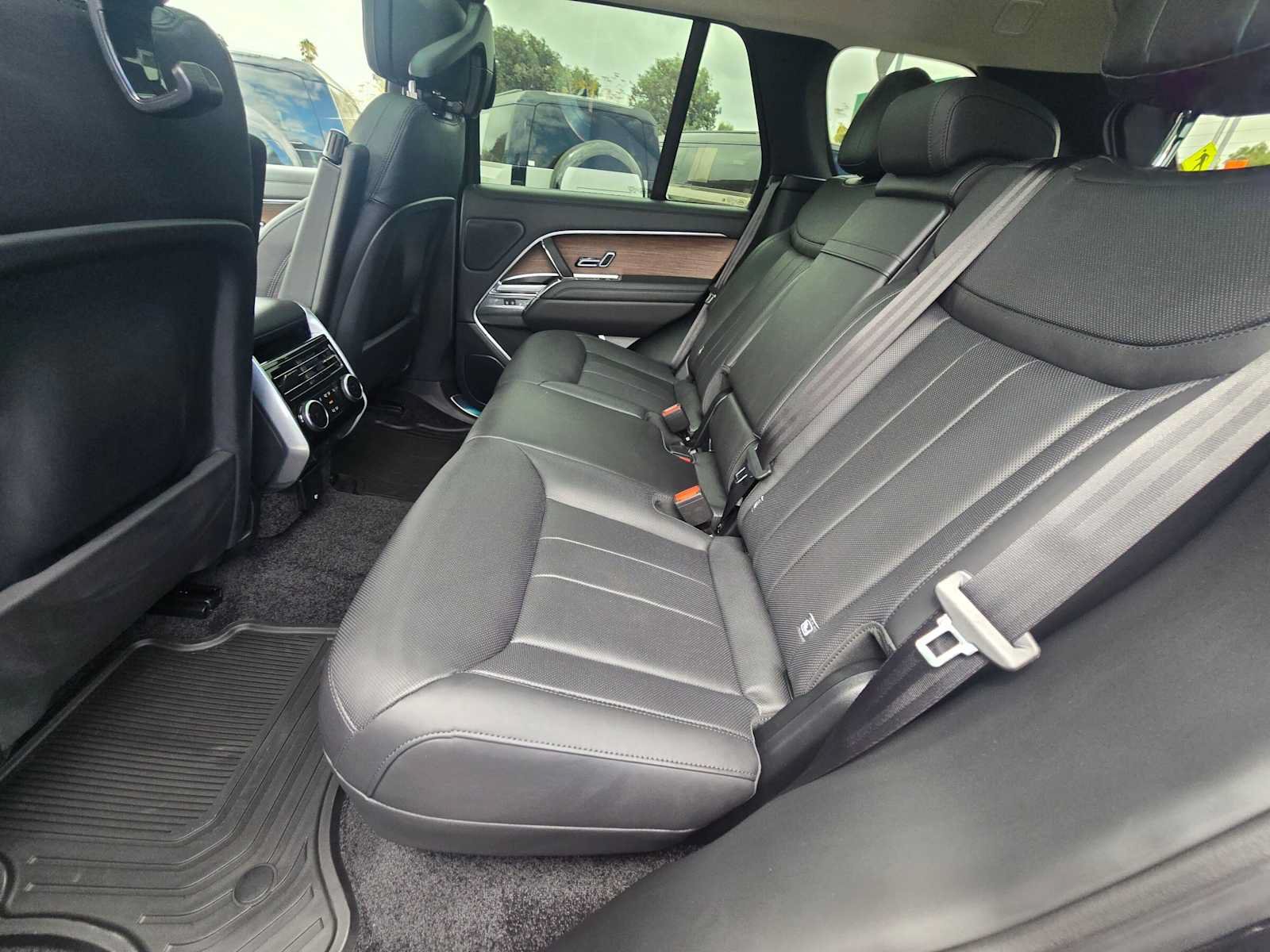 New 2027 Land Rover Range Rover SE AWD/4WD image 17