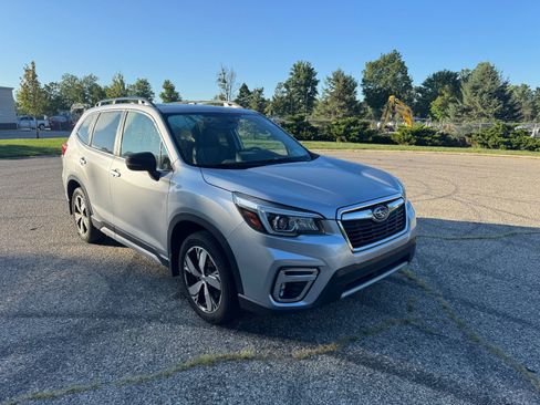 Used 2020 Subaru Forester Touring AWD/4WD image 3