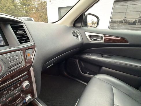 Used 2013 Nissan Pathfinder SL image 25