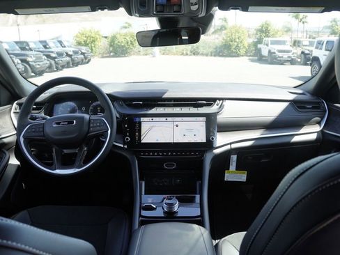 New 2026 Jeep Grand Cherokee Altitude image 25