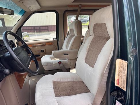 Used 1994 Ford E-150 and Econoline 150 RWD image 2