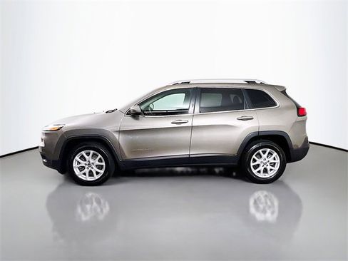 Used 2018 Jeep Cherokee Latitude image 6
