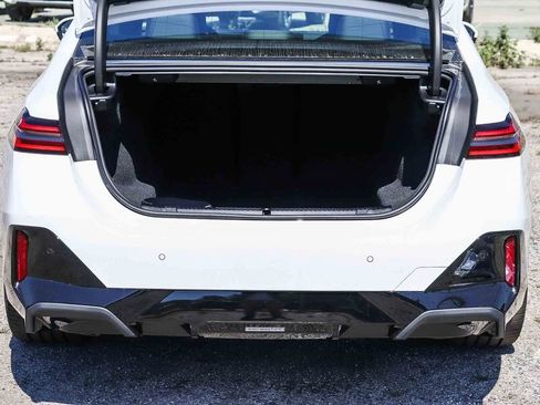 New 2026 BMW 540i xDrive w/ M Sport Package image 27